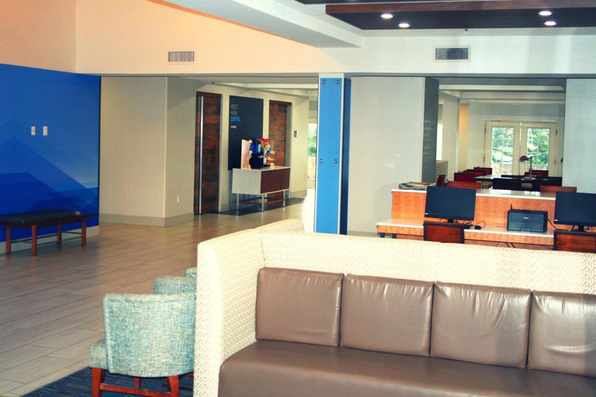 Holiday Inn Express Hotel & Suites Marina By Ihg Kültér fotó